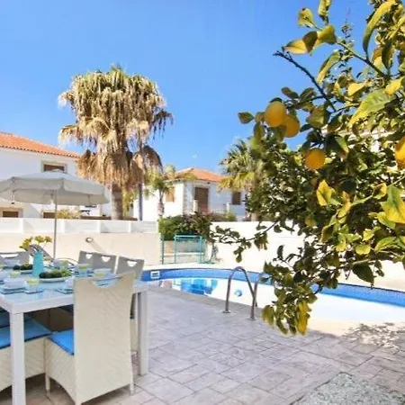 Sonja Villa Paralimni